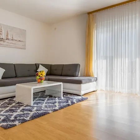 Royal Dujak Apartment *